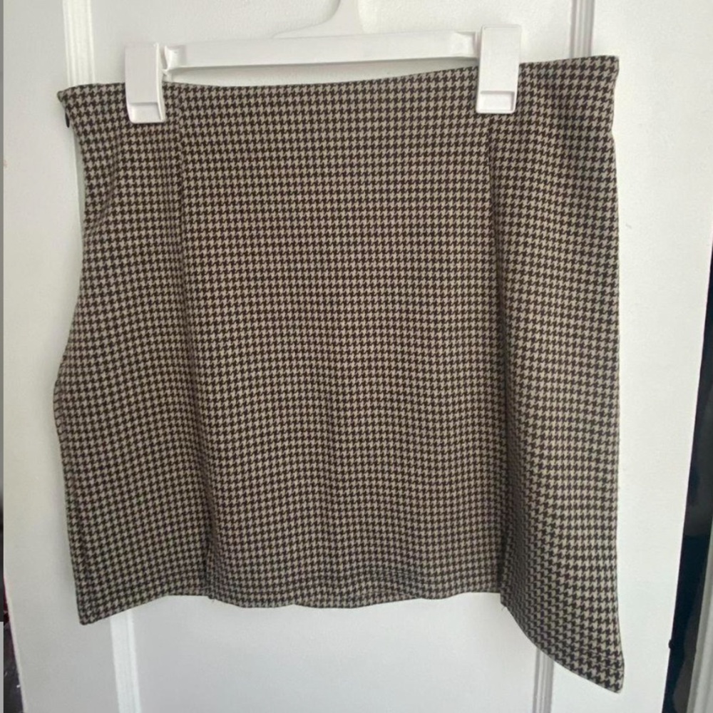 mid length pencil skirt